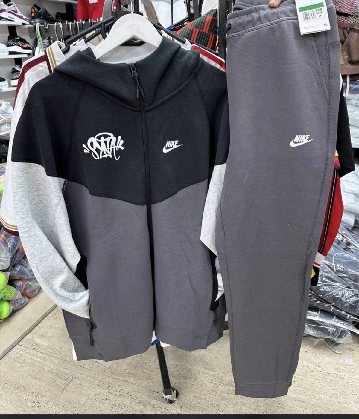 Nike Tech Fleece